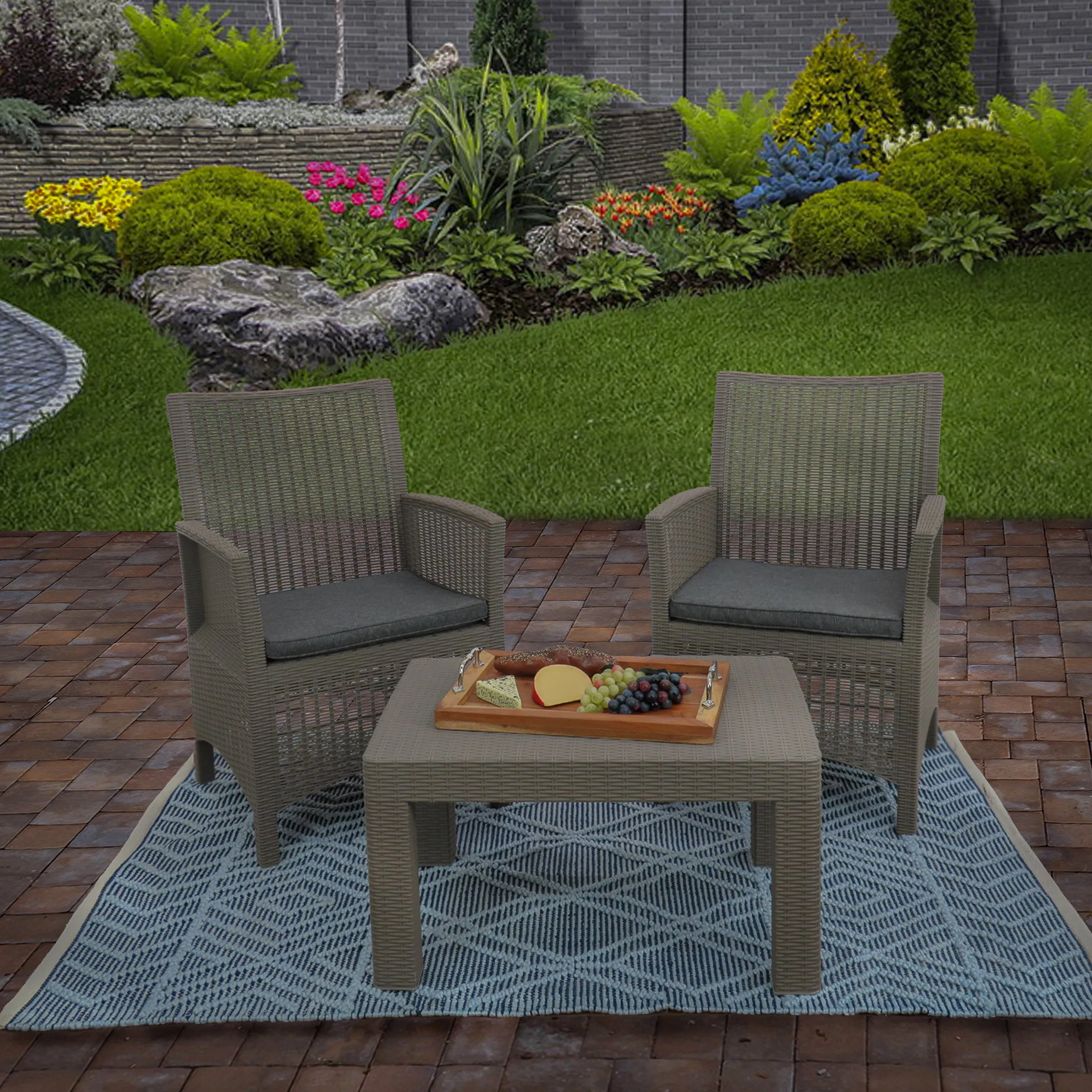 5x7 Hand Woven Outdoor Rug, Navy Blue