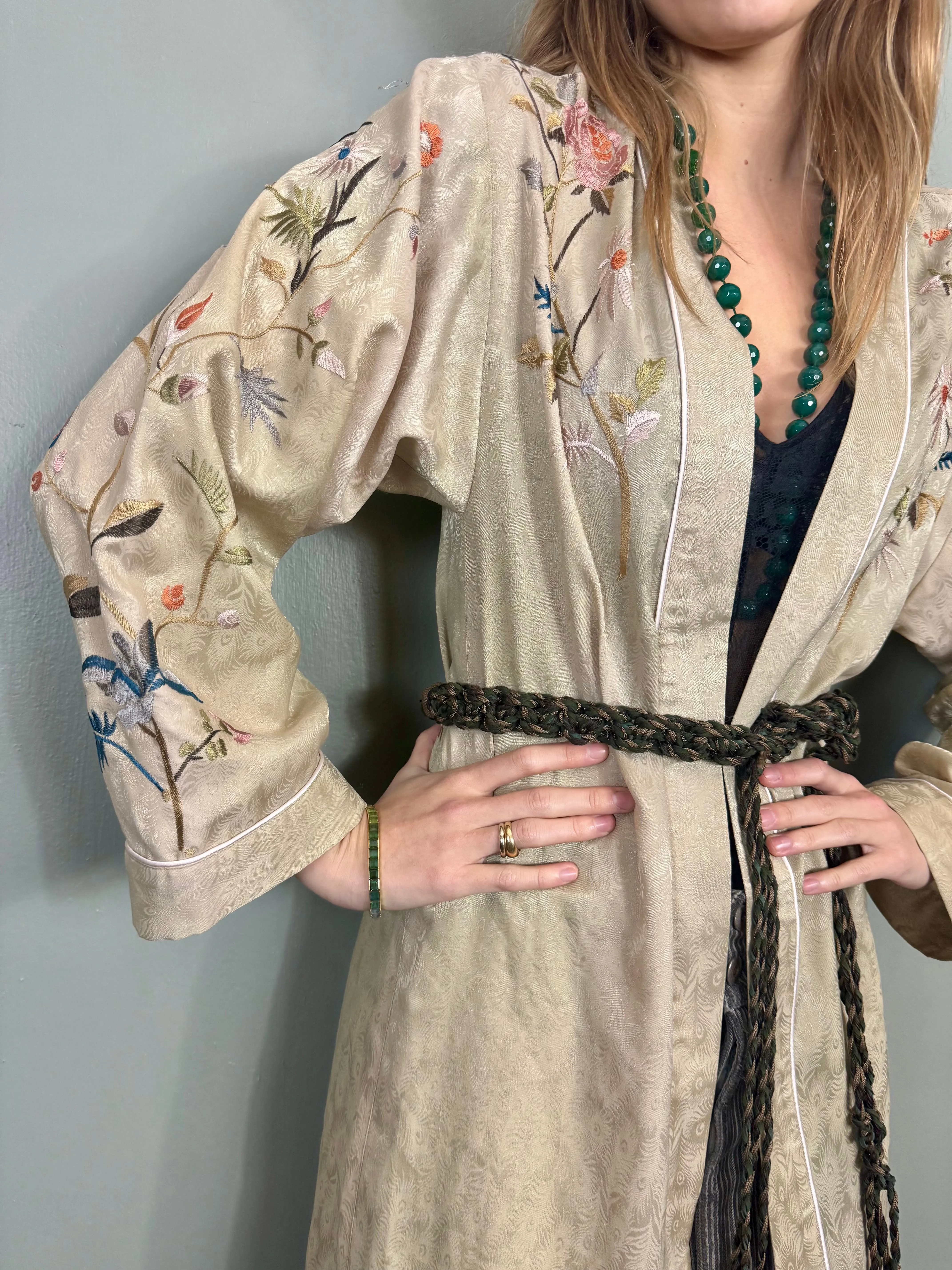 Arianna, 40s silk embroidered robe