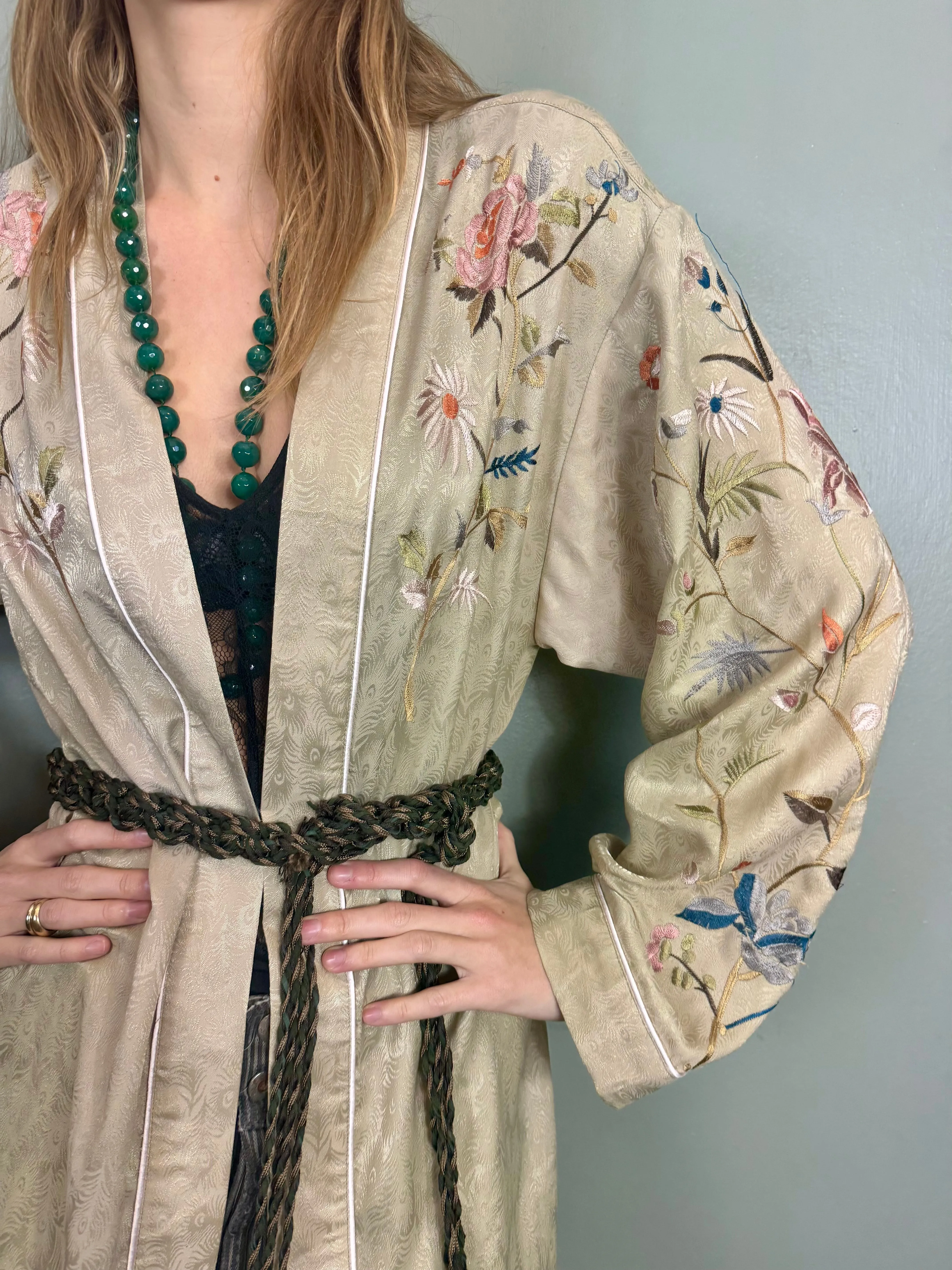 Arianna, 40s silk embroidered robe
