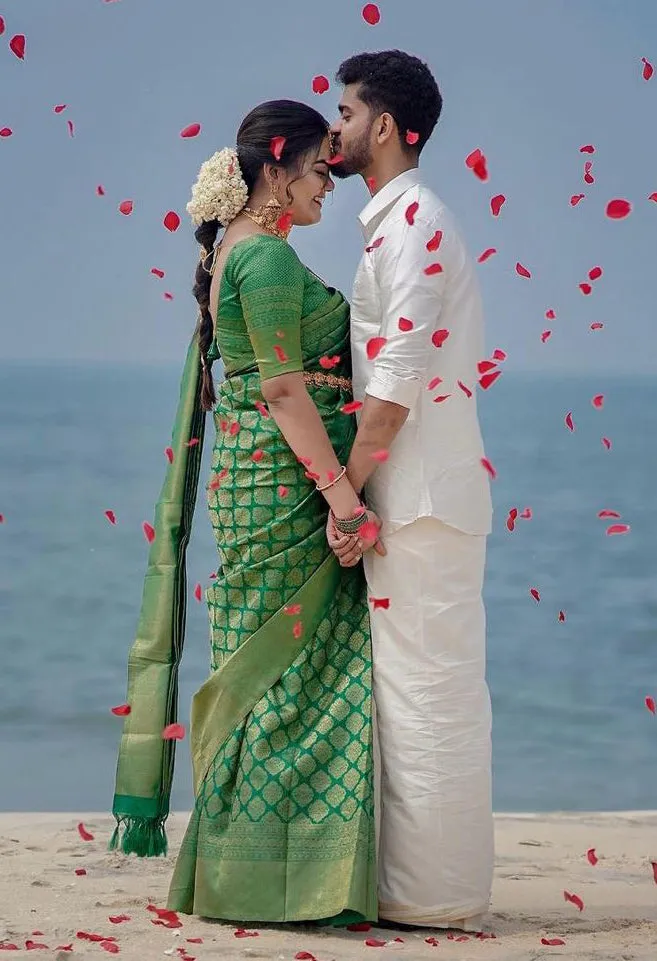 Arresting Green Soft Silk Saree With Opulent Blouse Piece