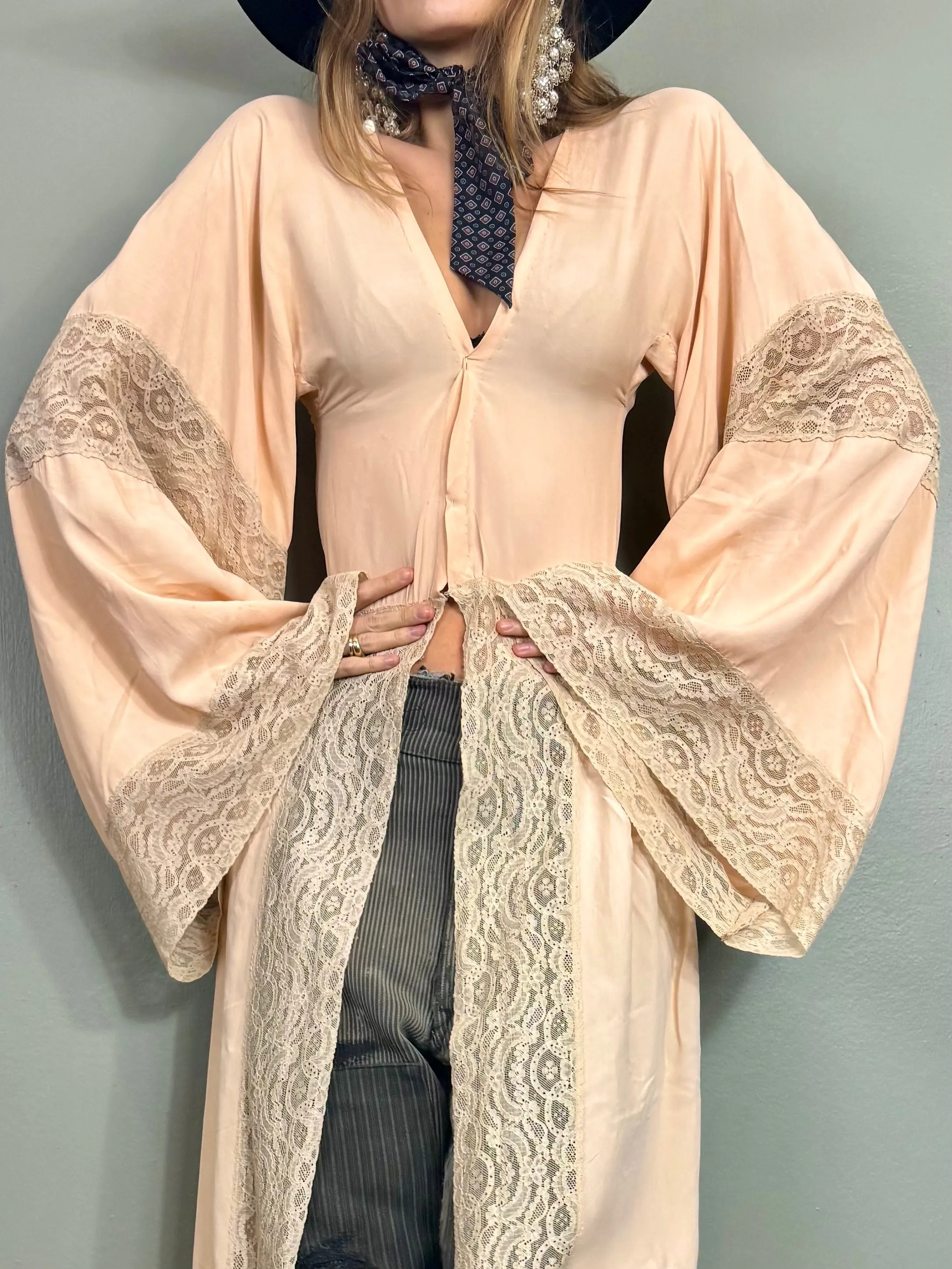 Astuce, 40s silk and lace angel sleeve robe