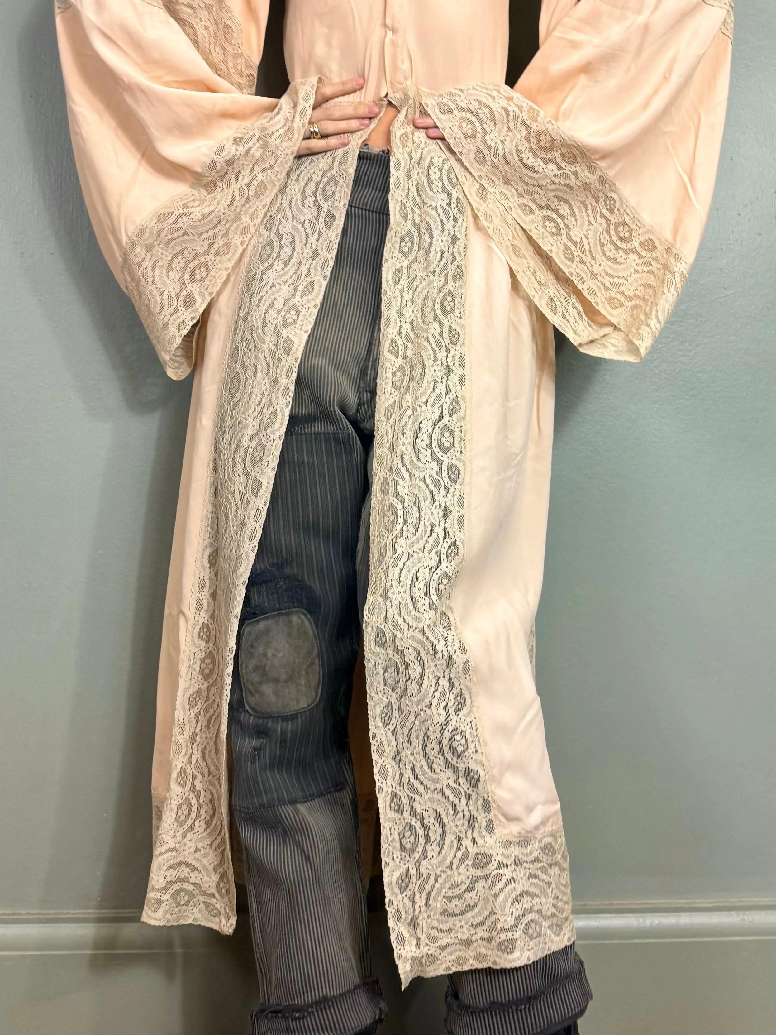 Astuce, 40s silk and lace angel sleeve robe