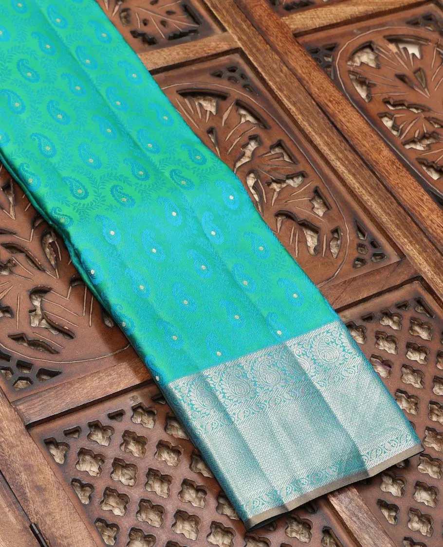 Green Bangalore silk saree with paisley vine designs, traditional zari design border & pallu of paisley & jaal designs