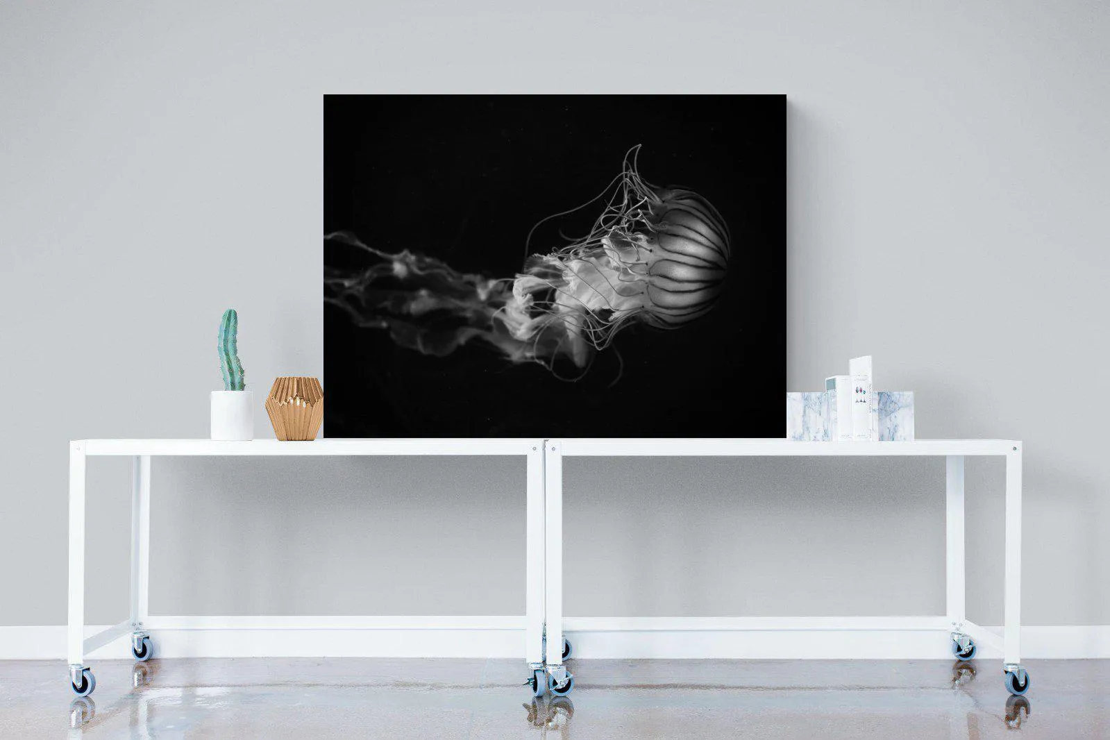 Monochromatic Jellyfish