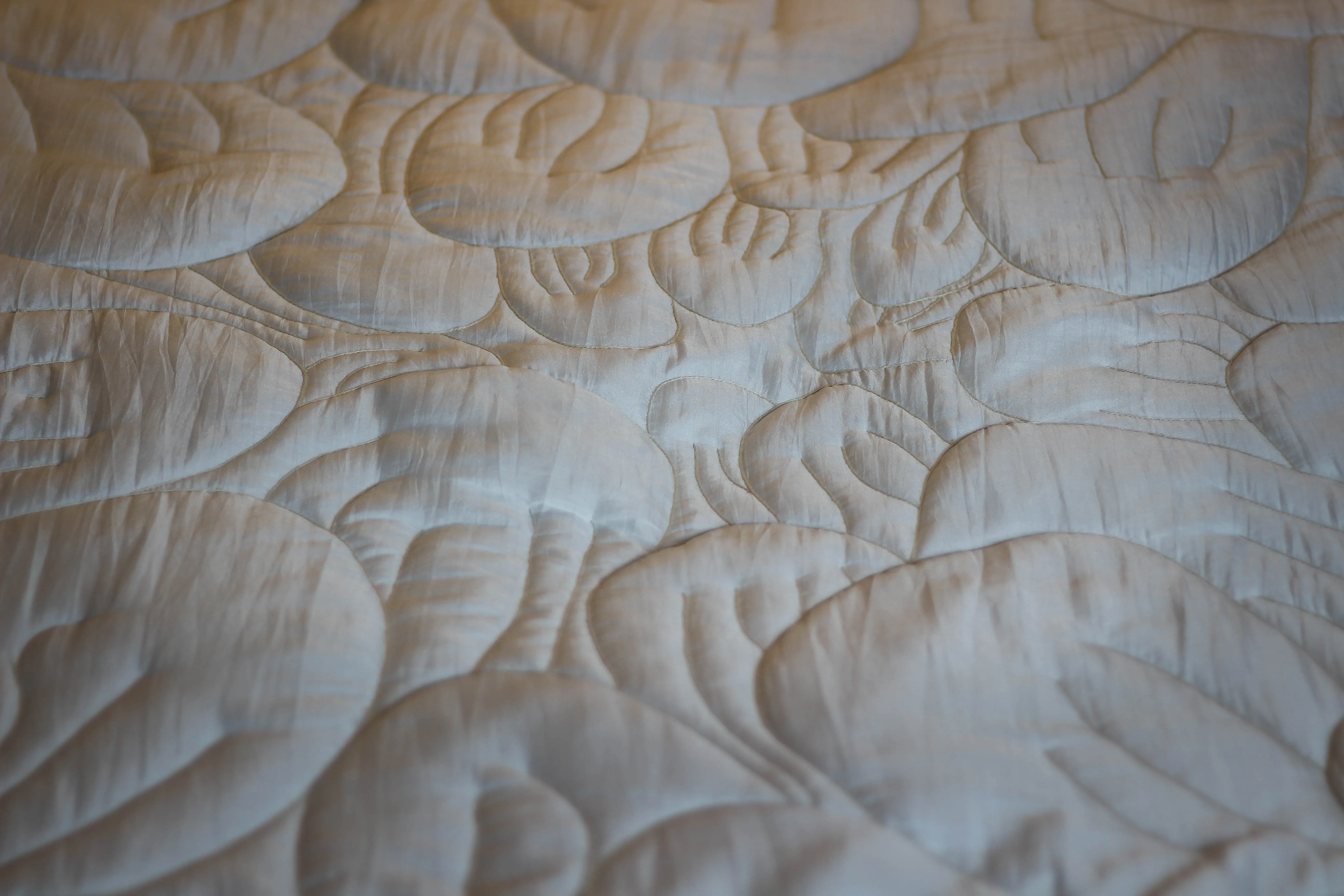 Mulberry Silk Quilted Bedspreads and Shams Bedding Set-Hand Embroidery- Chrysanthemum Bud